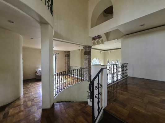 Beautiful Mediterranean House in BF Homes