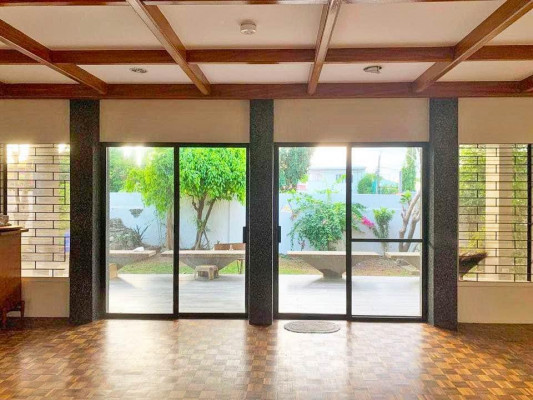 Merville Park Subdivision 5 Bedroom House with Garden For Sale