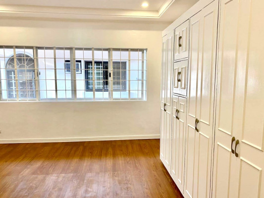Fully Renovated House in Bf Homes Paranaque