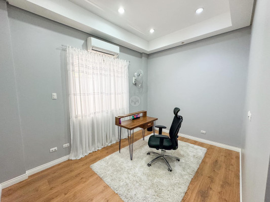 An Exceptional 5 Bedroom House and Lot for Sale