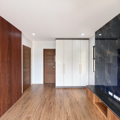 Vast Modern Contemporary House and Lot