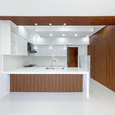 Impeccable Modern Tropical House and Lot with Swimming Pool For Sale
