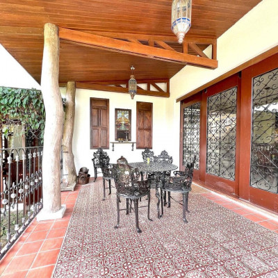 Rush Sale House and Lot in Royale Tagaytay Estate