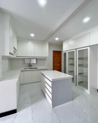 Beautiful Brand New 3-Storey House for Sale in Greenwoods Executive Village