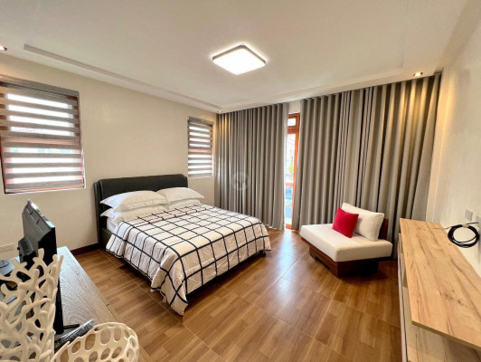 Greenwoods Executive Village, Pasig