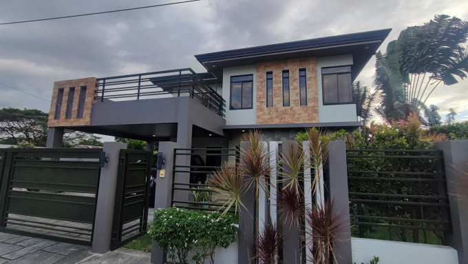 Pre Owned Furnished and Modern House and Lot for Sale