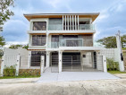 Breathtaking Modern House with Overlooking Taal