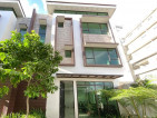 Modern Townhouse for Sale in San Juan