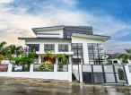 Brand new contemporary house with an elegant finish located in Tivoli Royale