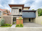 Elegant Modern Contemporary House with Swimming Pool For Sale