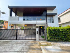 : Breathtaking Modern Home in The Orchard Residential