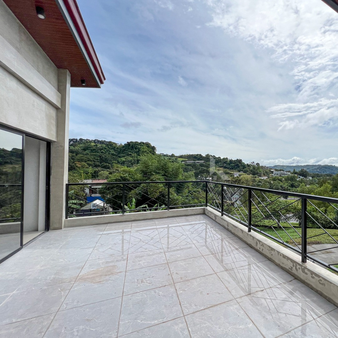 Sophisticated Modern Asian House and Lot For Sale in Kingsville Royale Subdivisi photo 2
