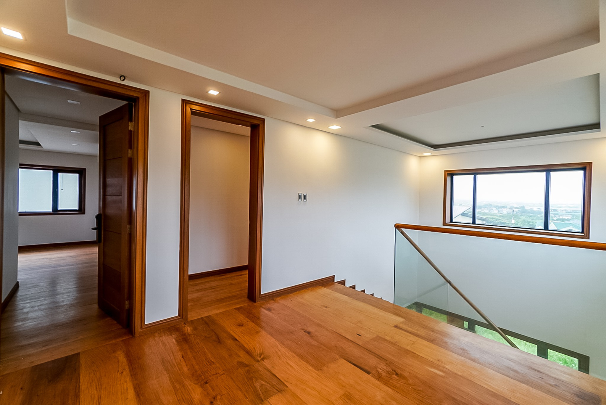 Brand new contemporary house with an elegant finish located in Tivoli Royale photo 4