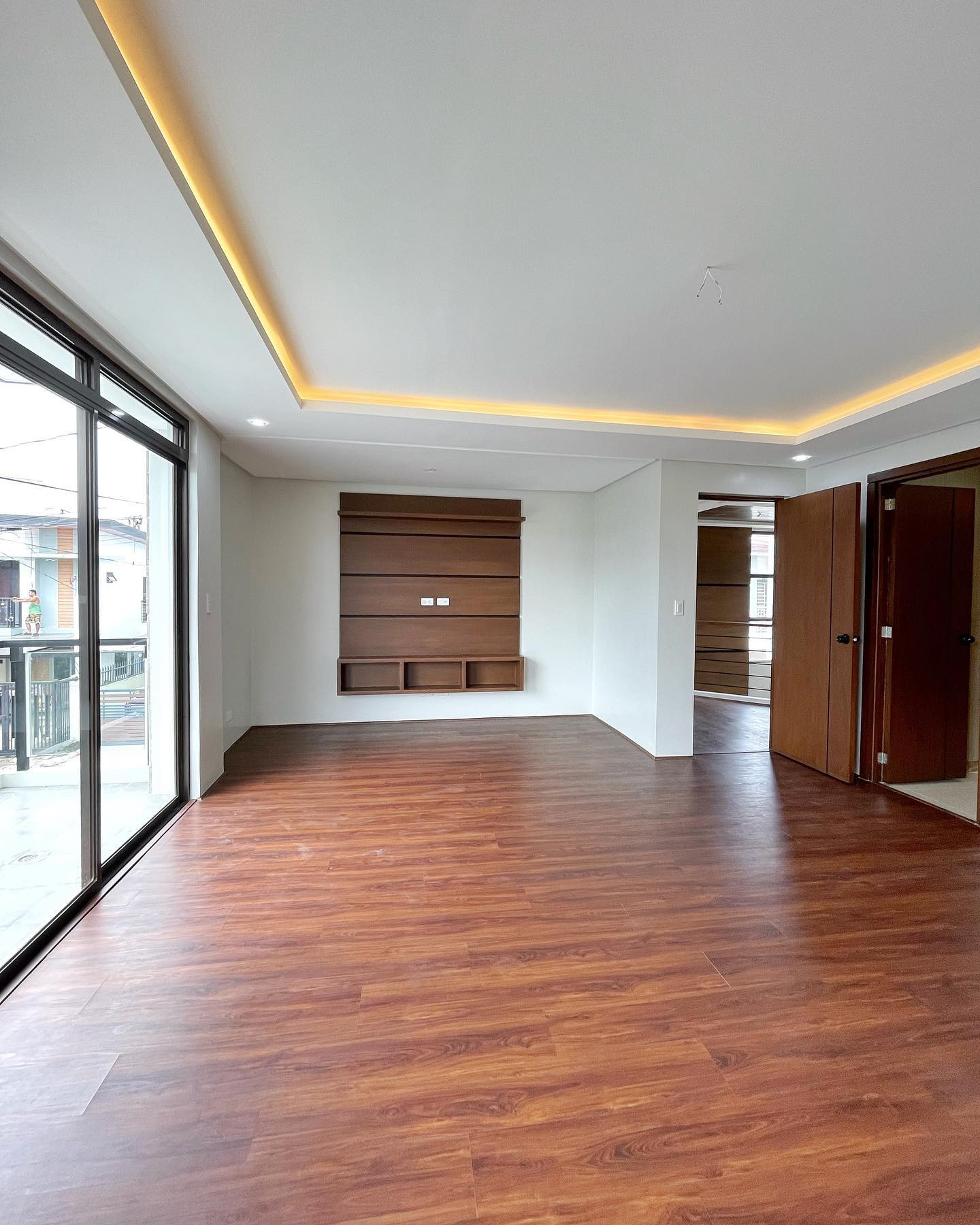 Brand New 3-Storey Modern Corner House for Sale w/ Swimming pool photo 4