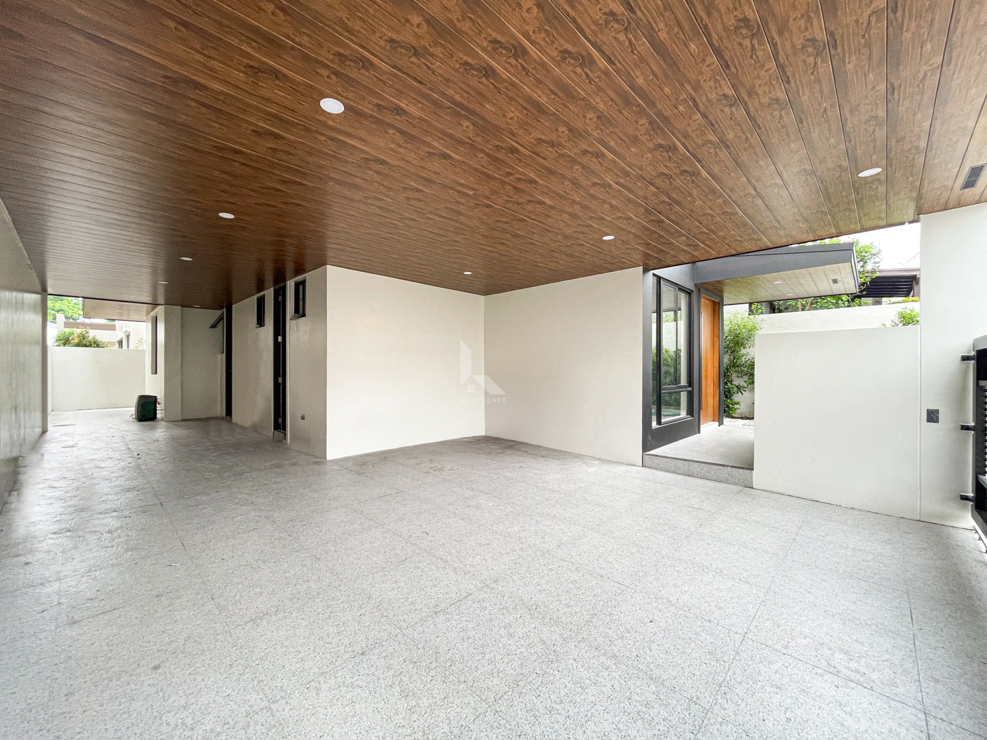 Elegant Modern Contemporary House and Lot photo 2