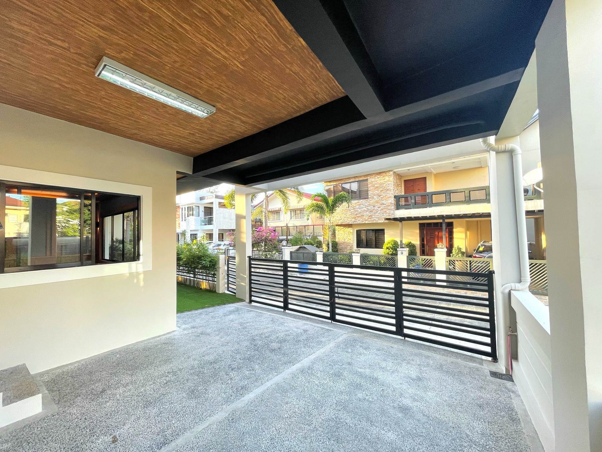 Attractive Homey House and Lot for Sale photo 2