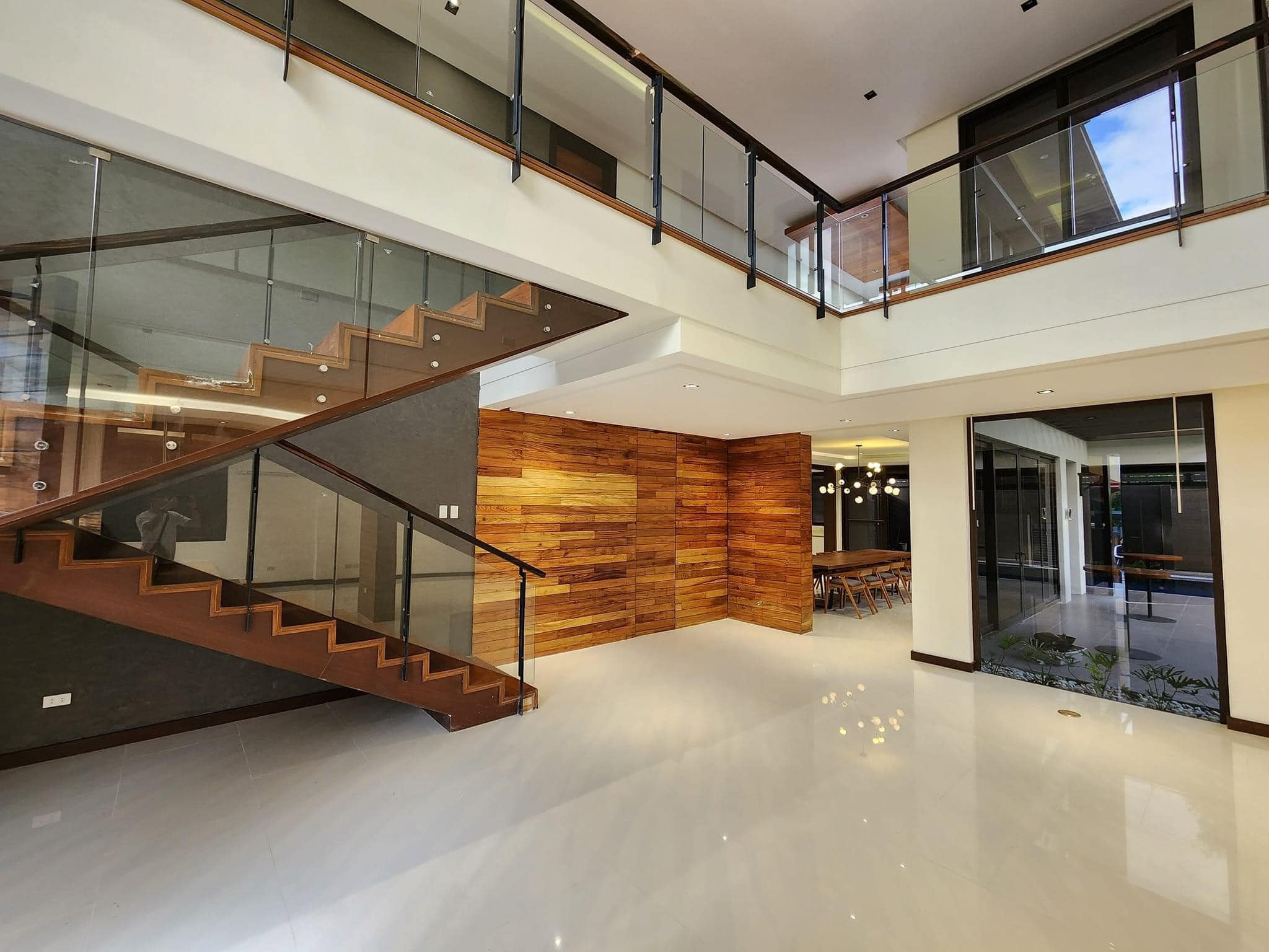 An Astounding Cozy House and Lot for Sale in Loyola Grand Villas photo 4