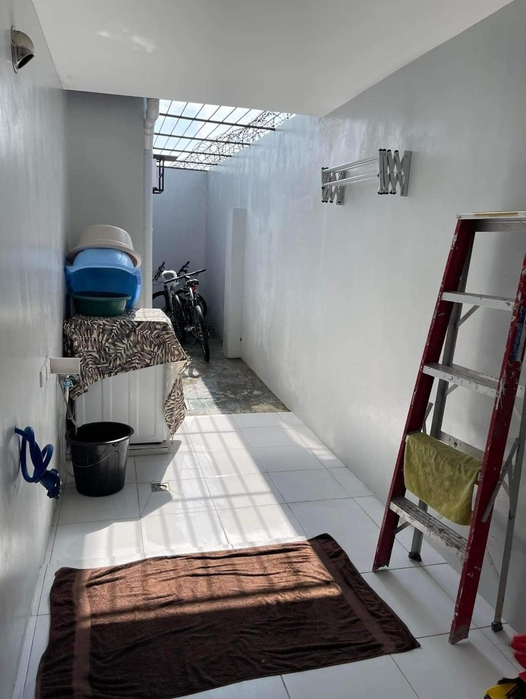 MODERN TWO STOREY HOUSE IN PAMPANGA NEAR CLARK AND BESIDE NLEX photo 4