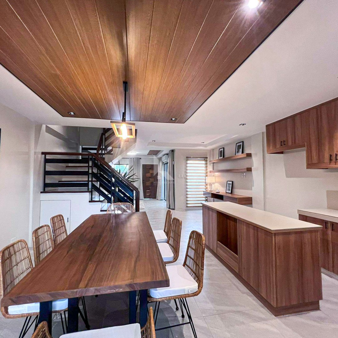 Pleasing Contemporary House and Lot For Sale photo 5