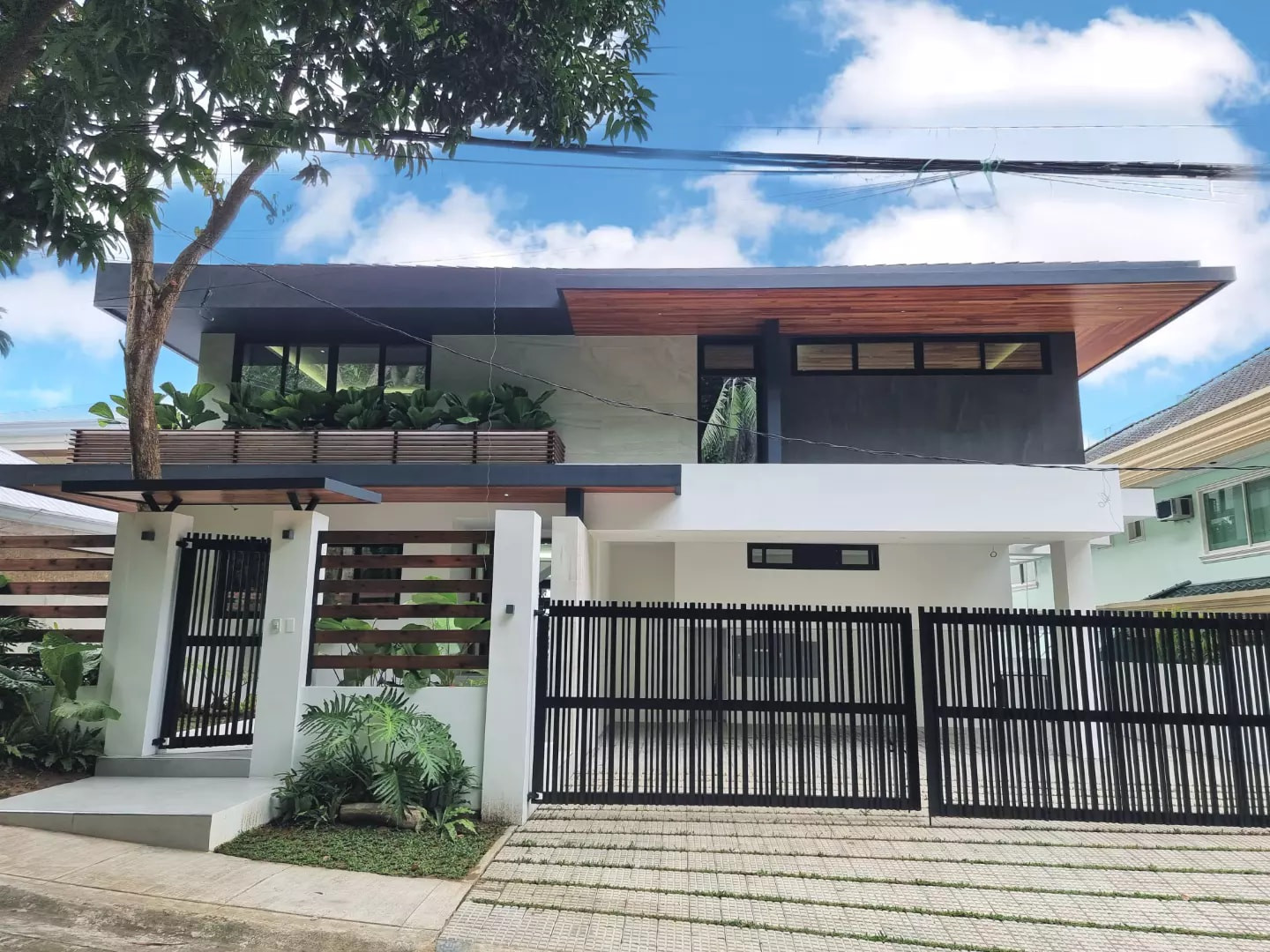 The Black Nest of Ayala Heights photo 1