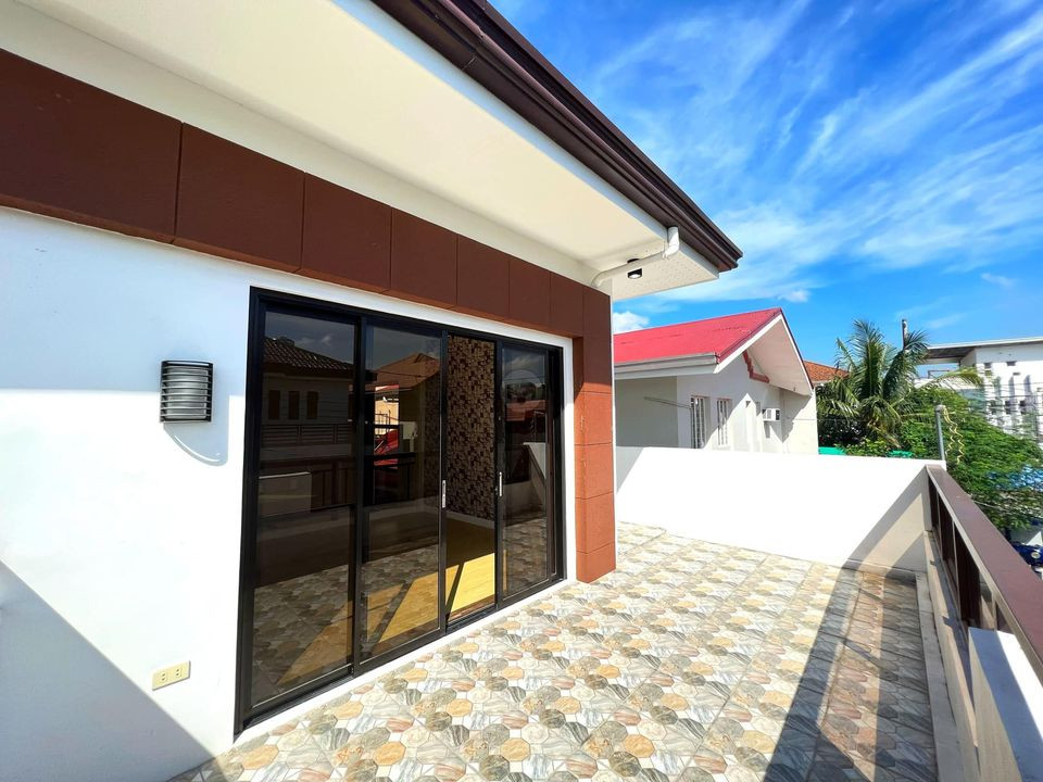 House and Lot for Sale in BF Homes - Northwest photo 2