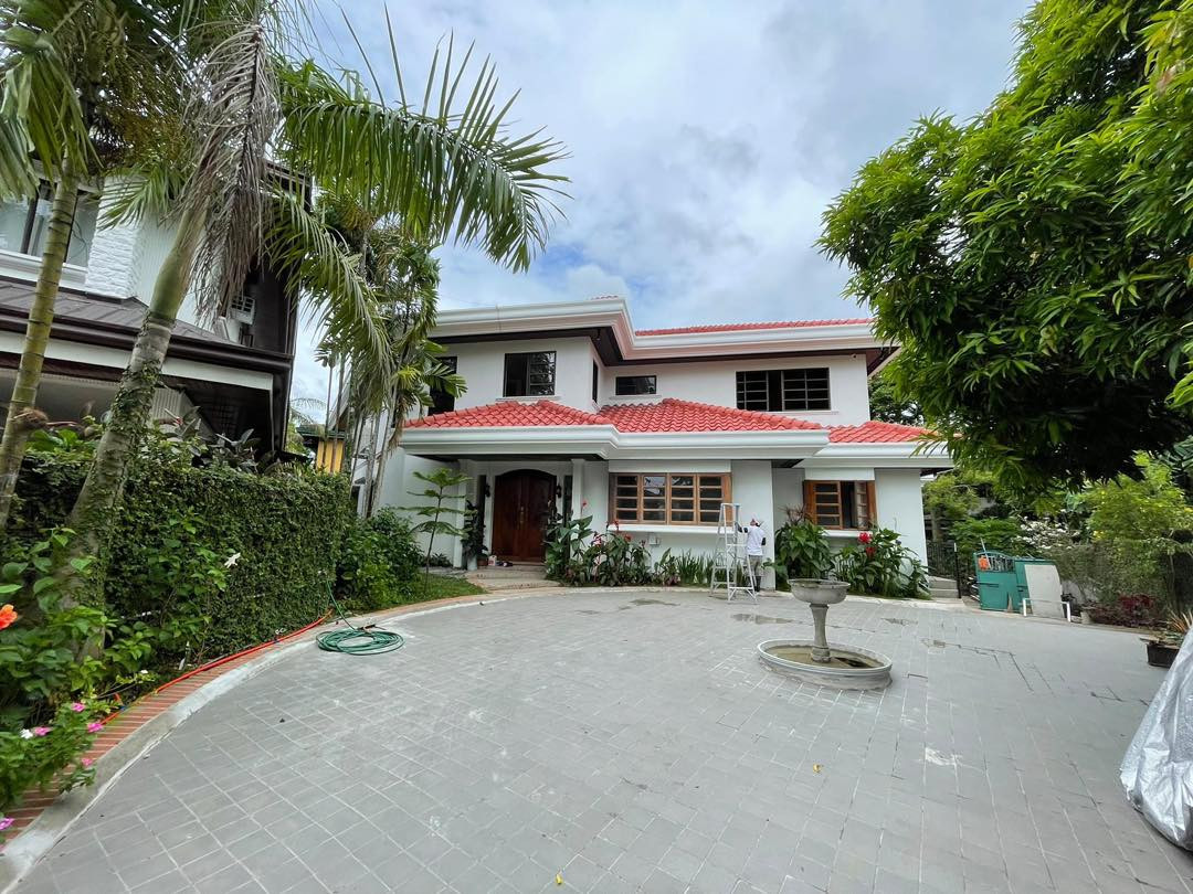 A Magnificent House and Lot for Sale in Ayala Alabang Village photo 2