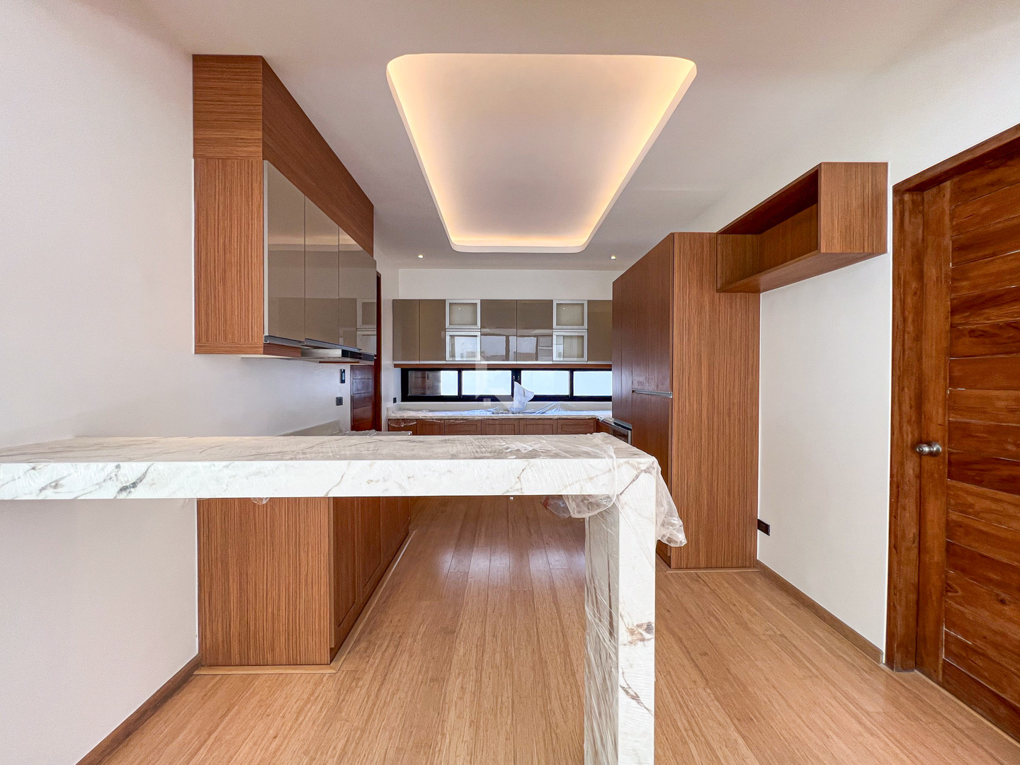 Sophisticated Modern Tropical House and Lot For Sale in Ayala Alabang Village photo 4