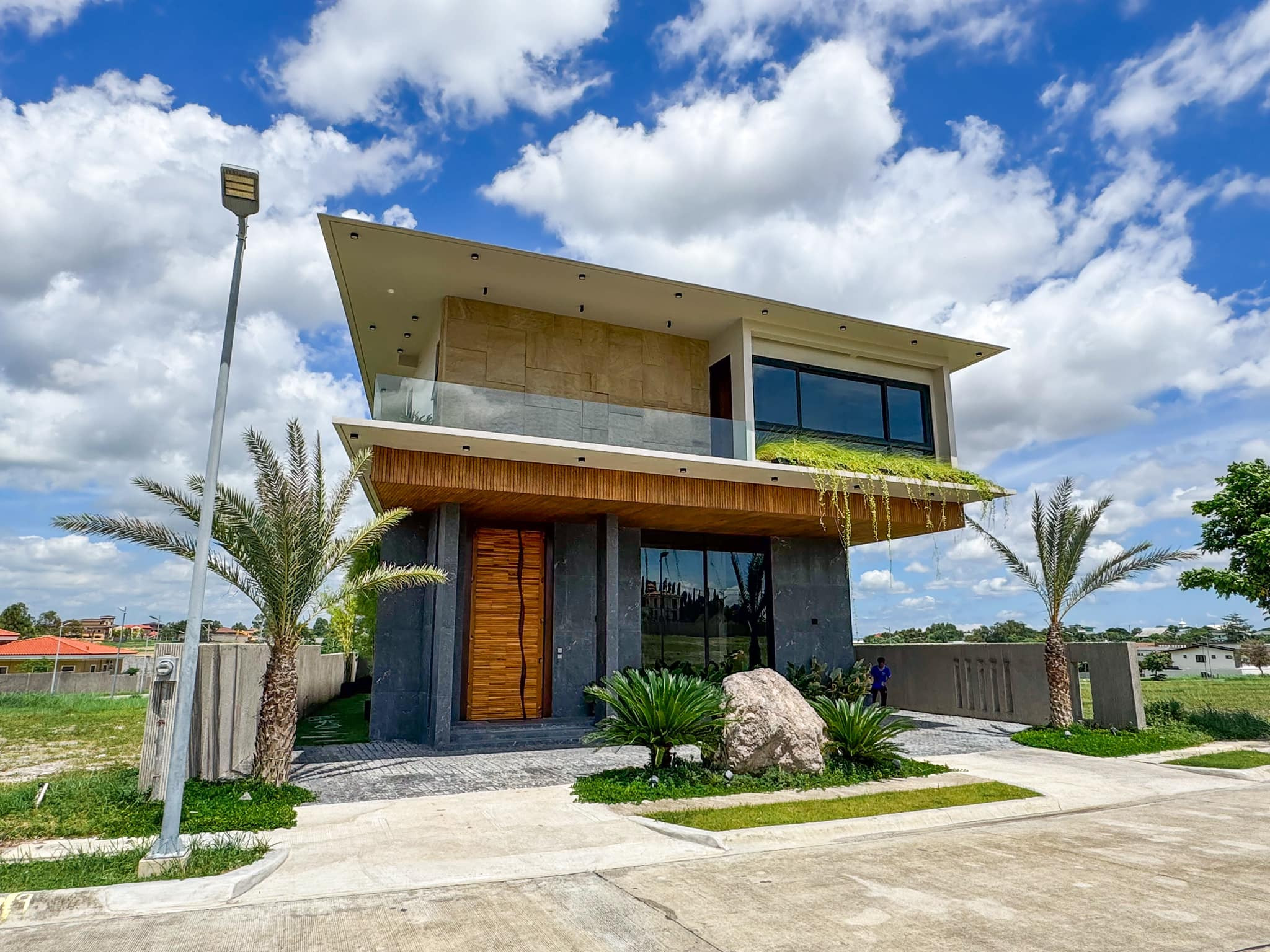 An Awe-Inspiring Brand New House and Lot for Sale in Alabang photo 2