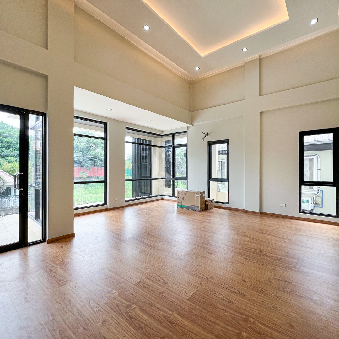 Stunning Modern House and Lot with High Ceiling for Sale photo 5