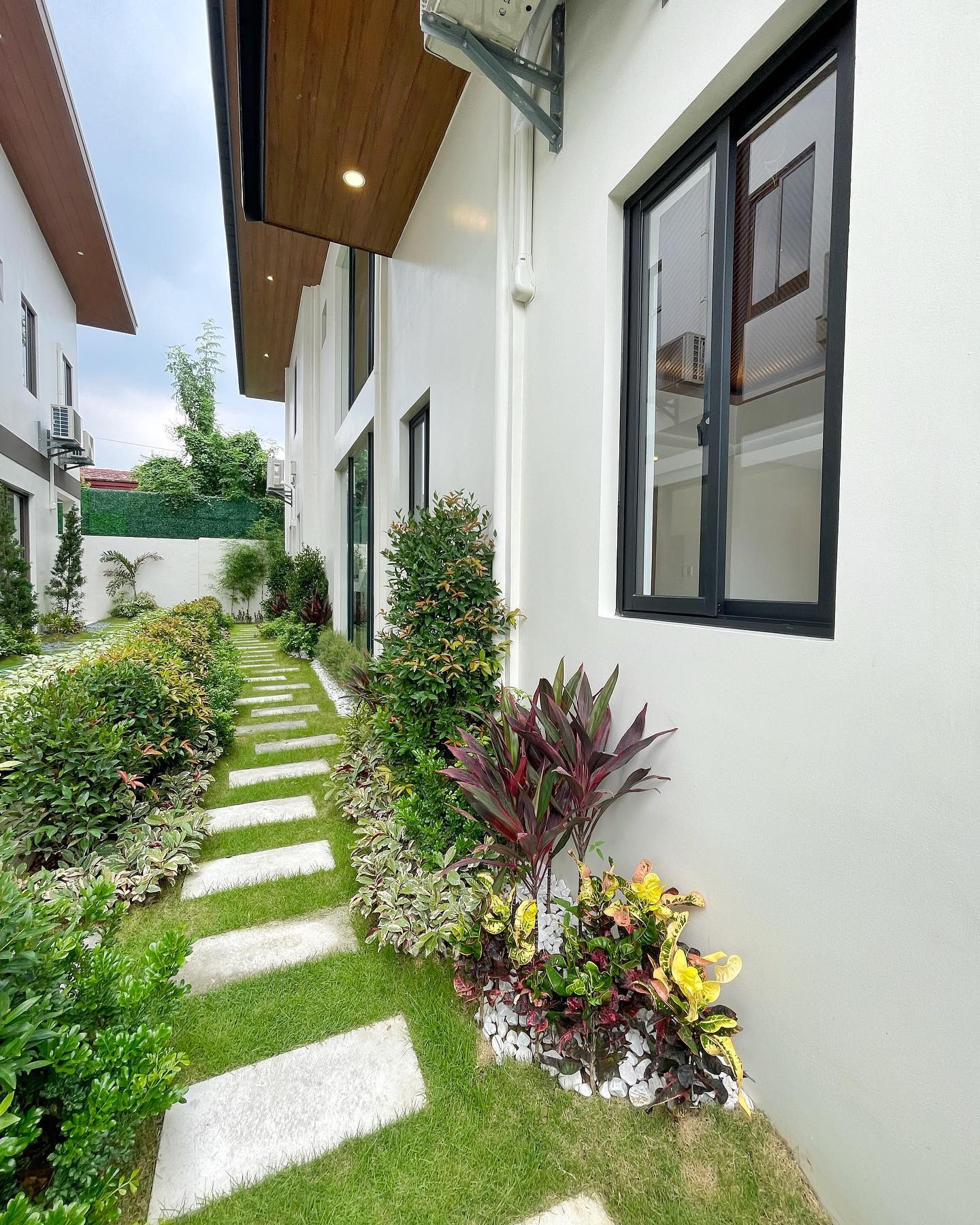Brand New Modern House for Sale in BF Homes Paranaque City photo 2