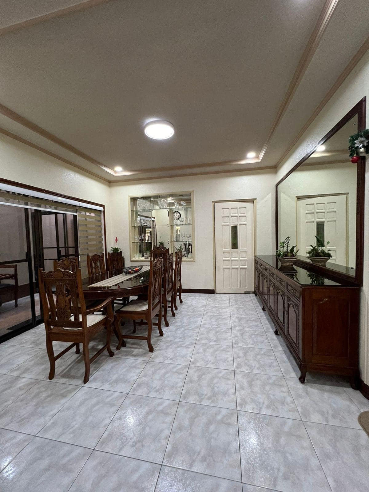 A Magnificent 4 Bedroom House and Lot for Sale in BF Homes, Parañaque photo 5