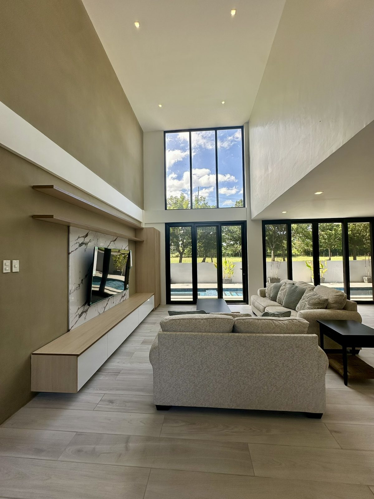 Explore this Charming 5-Bedroom House in Southwoods photo 4