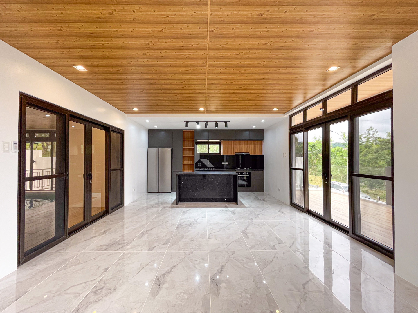 Breathtaking Modern House with Overlooking Taal photo 4