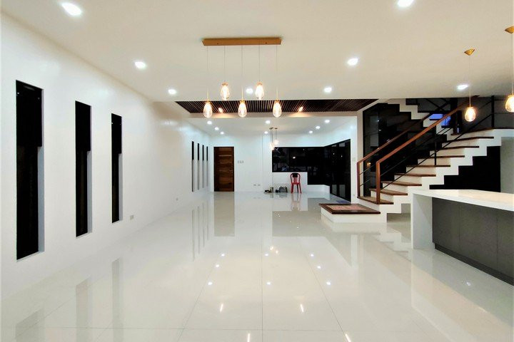 4 BEDROOM READY FOR OCCUPANCY HOUSE WITH 2 CAR PARKING IN TALAMBAN CEBU photo 2