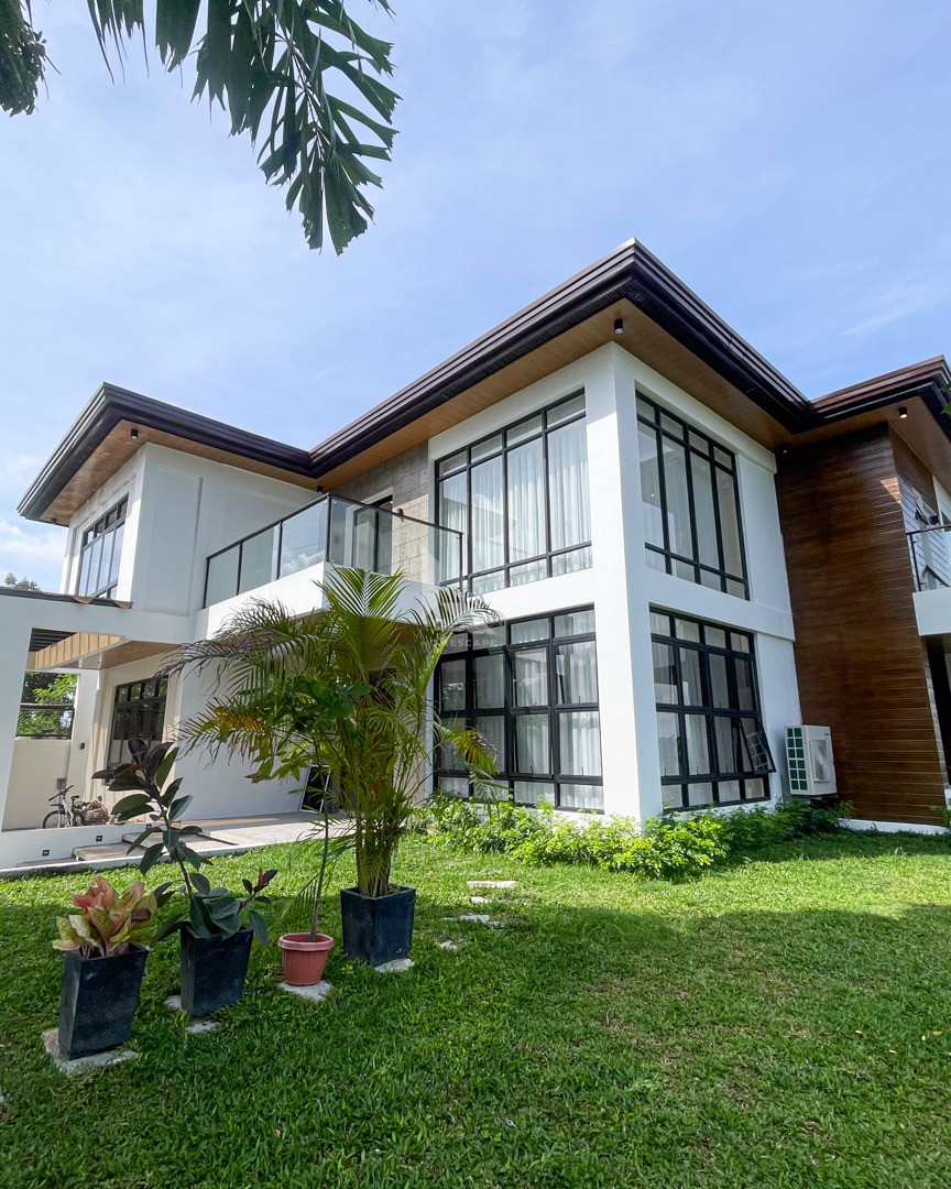 Vast Modern Contemporary House and Lot in South Peak photo 1
