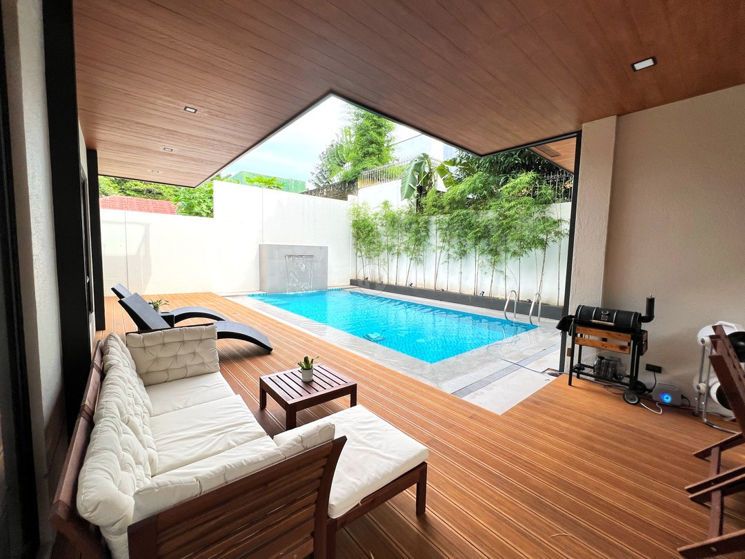 Refined Contemporary House and Lot for Sale photo 3