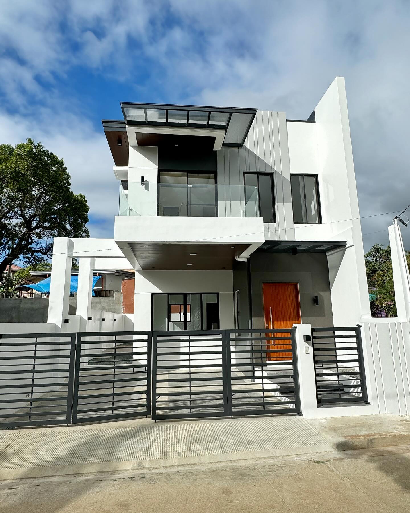 Brand New Modern House for Sale photo 1