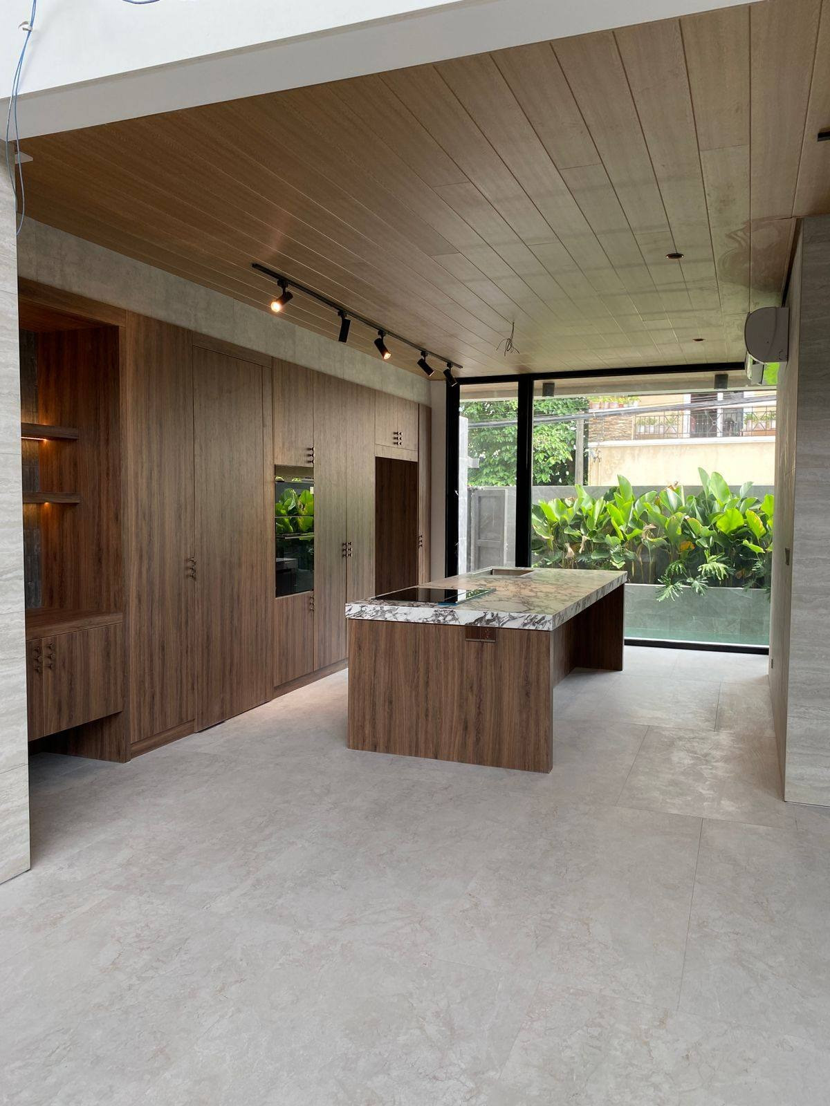 Own this Radiant Brand-New 4-Bedroom Corner Home with Plunge Pool in BF Homes, photo 5