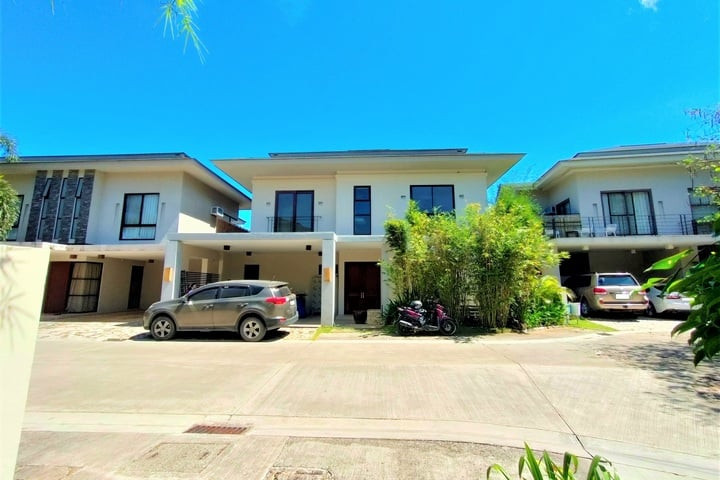 Ready For Occupancy 4 Bedroom House For Sale in Banawa Cebu photo 1