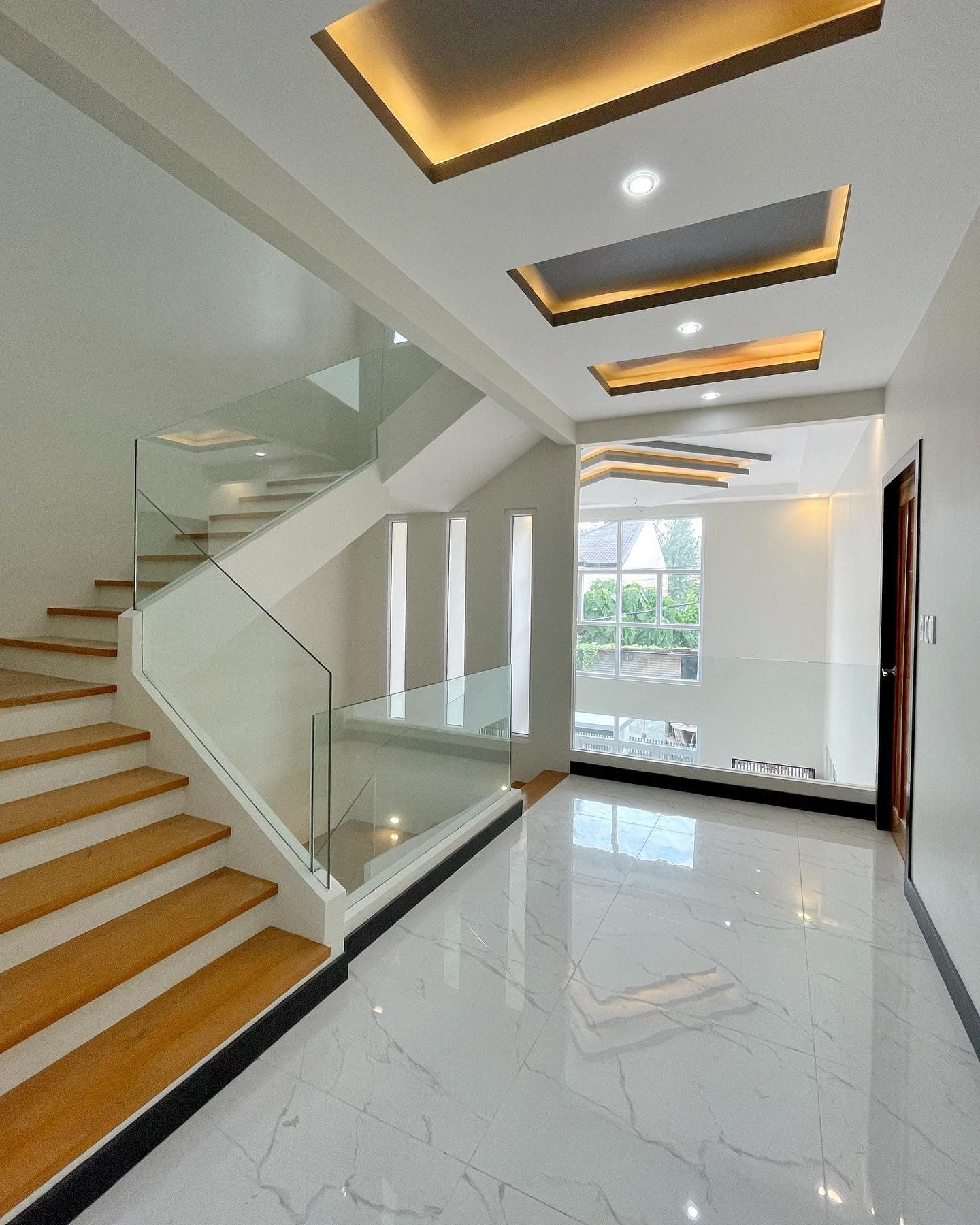 Beautiful Brand New 3-Storey House for Sale in Greenwoods Executive Village photo 3
