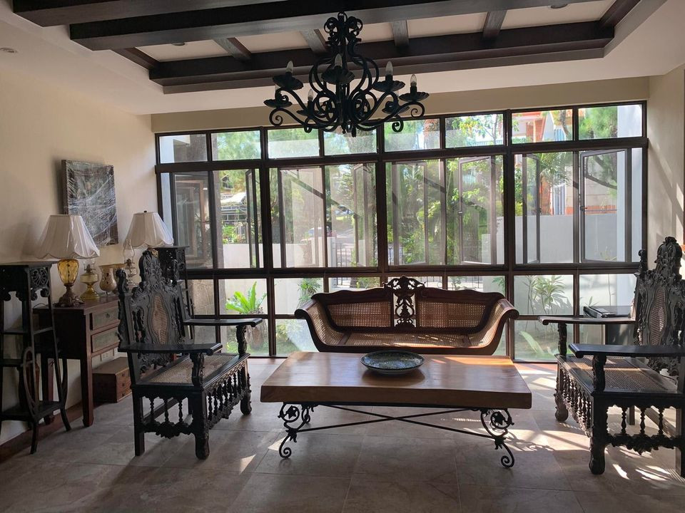 PreOwned House and Lot for Sale in Royale Tagaytay photo 5
