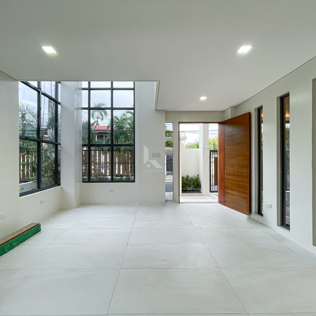 Astonishing Modern Industrial House with Spacious Attic For sale in Merville Par photo 3