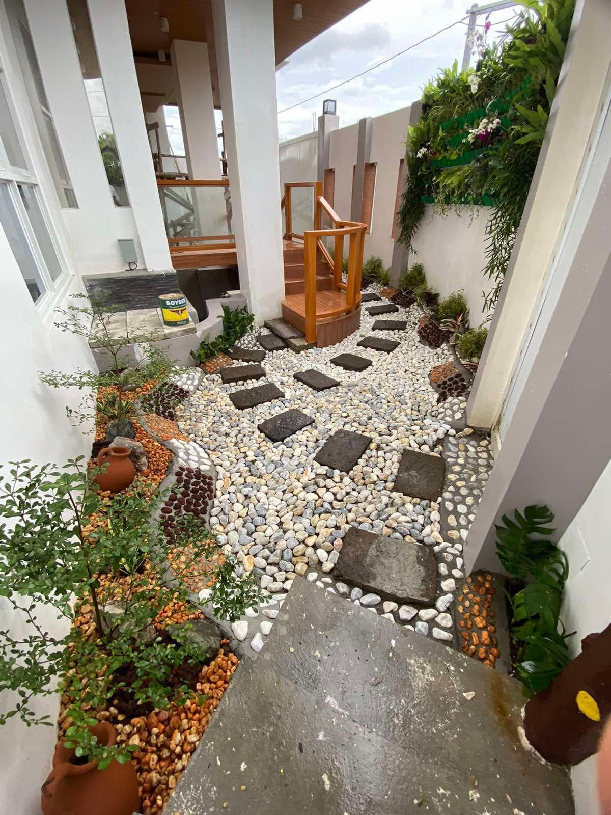 An Astonishing 8 Bedroom House and Lot for Sale photo 2