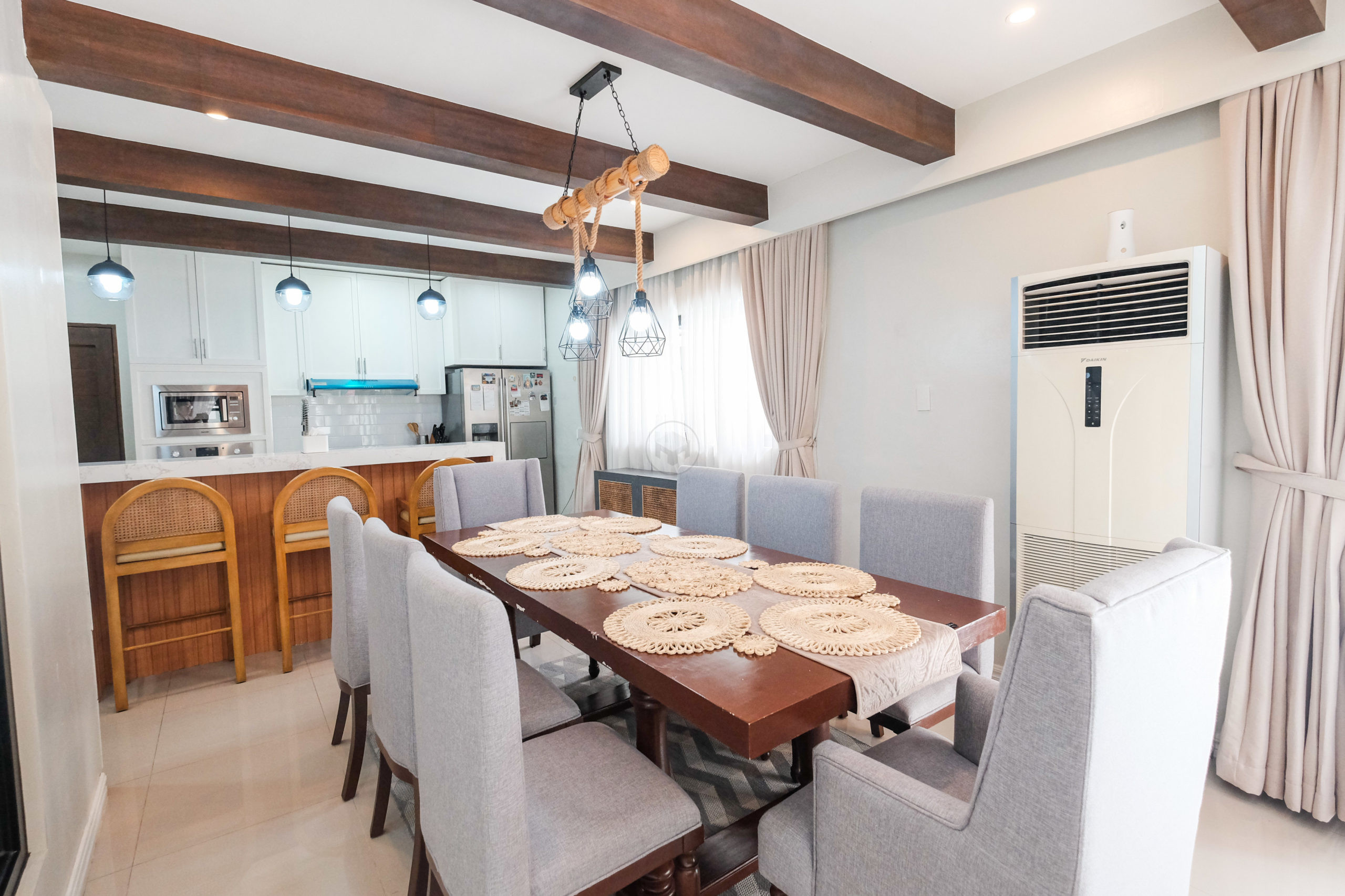 Inviting 5-Bedroom House and Lot for Sale photo 4
