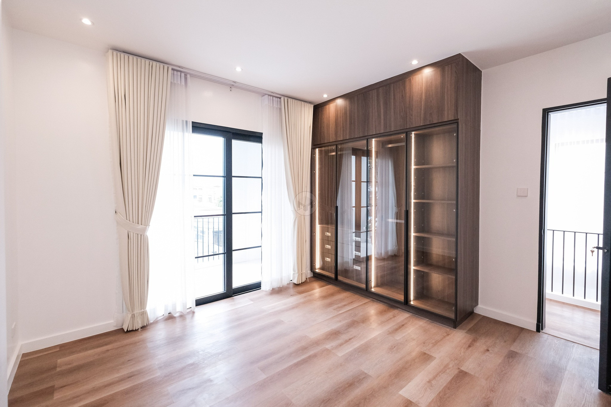 Discover this Sleek 3-Bedroom House and Lot in Filinvest 2, Batasan Hills photo 5