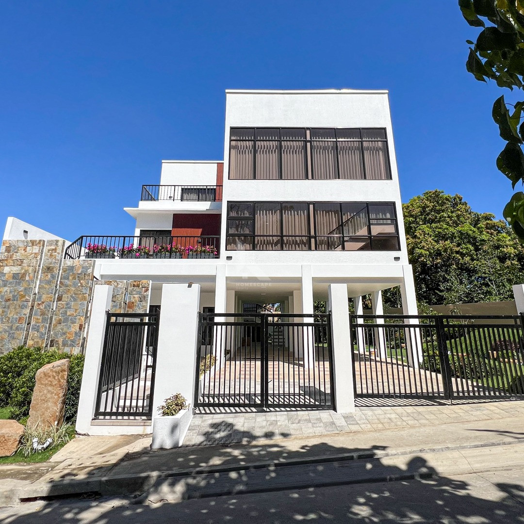 Picturesque Fully Furnished House and Lot with Stunning Landscape For Sale photo 1