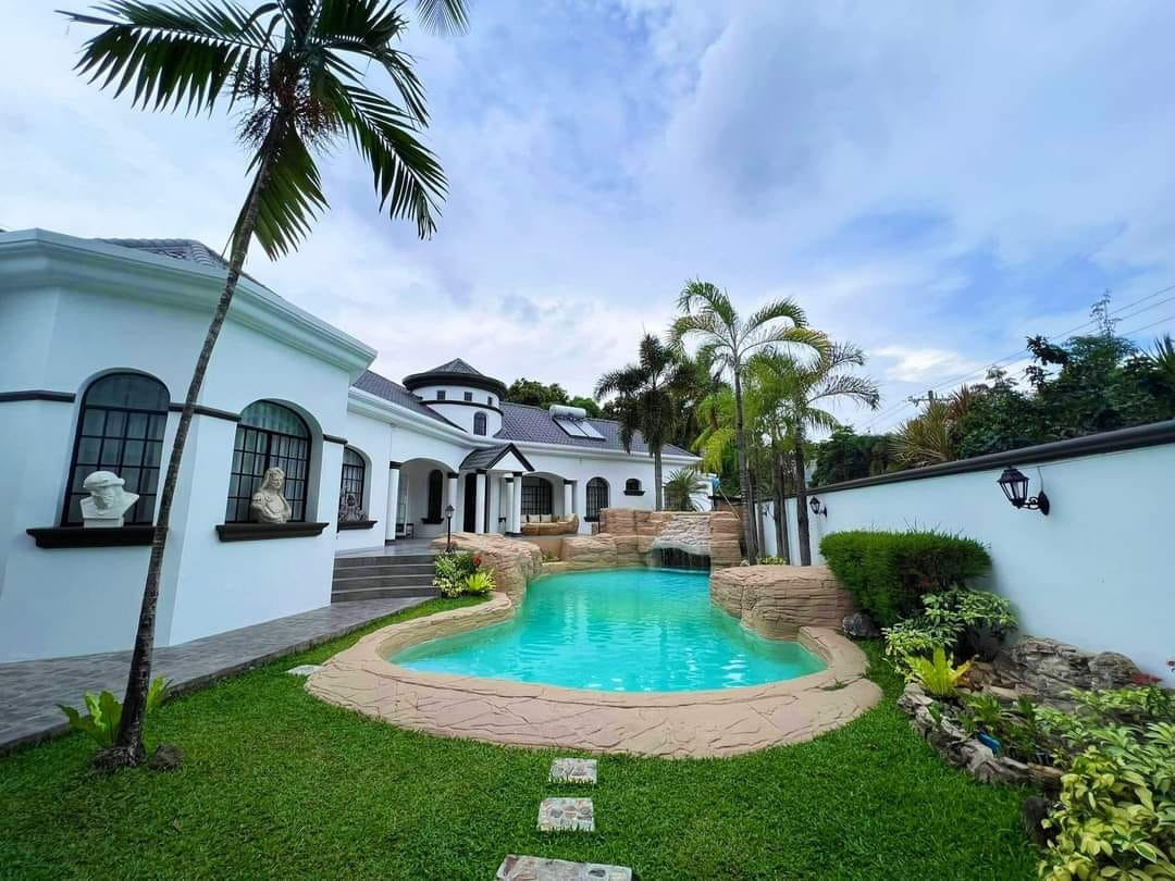 Mansion House for Sale in Angeles City near Clark Pampanga! photo 1