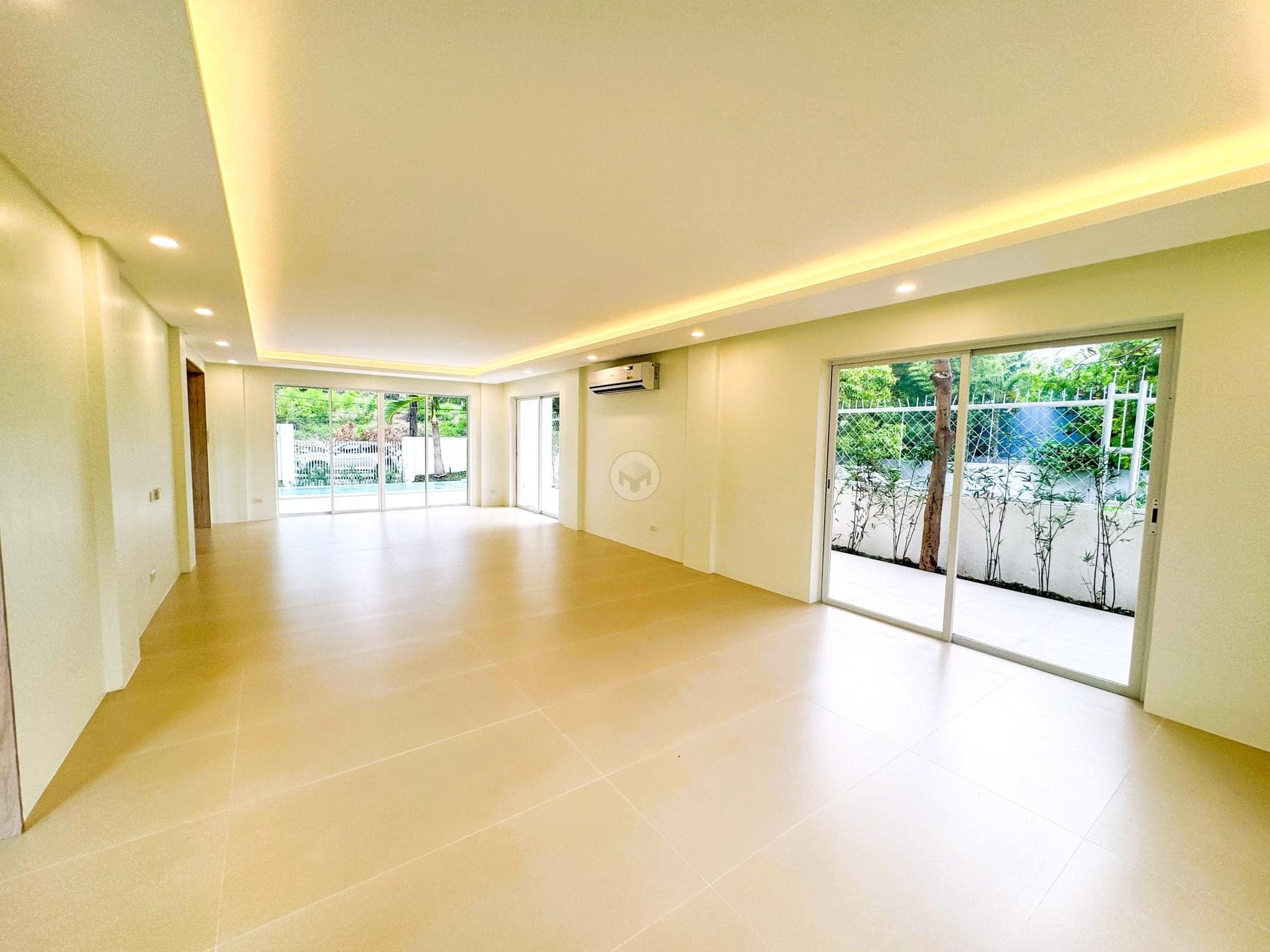A Statuesque 5 Bedroom Home for Sale in Hillsborough Alabang Village photo 4