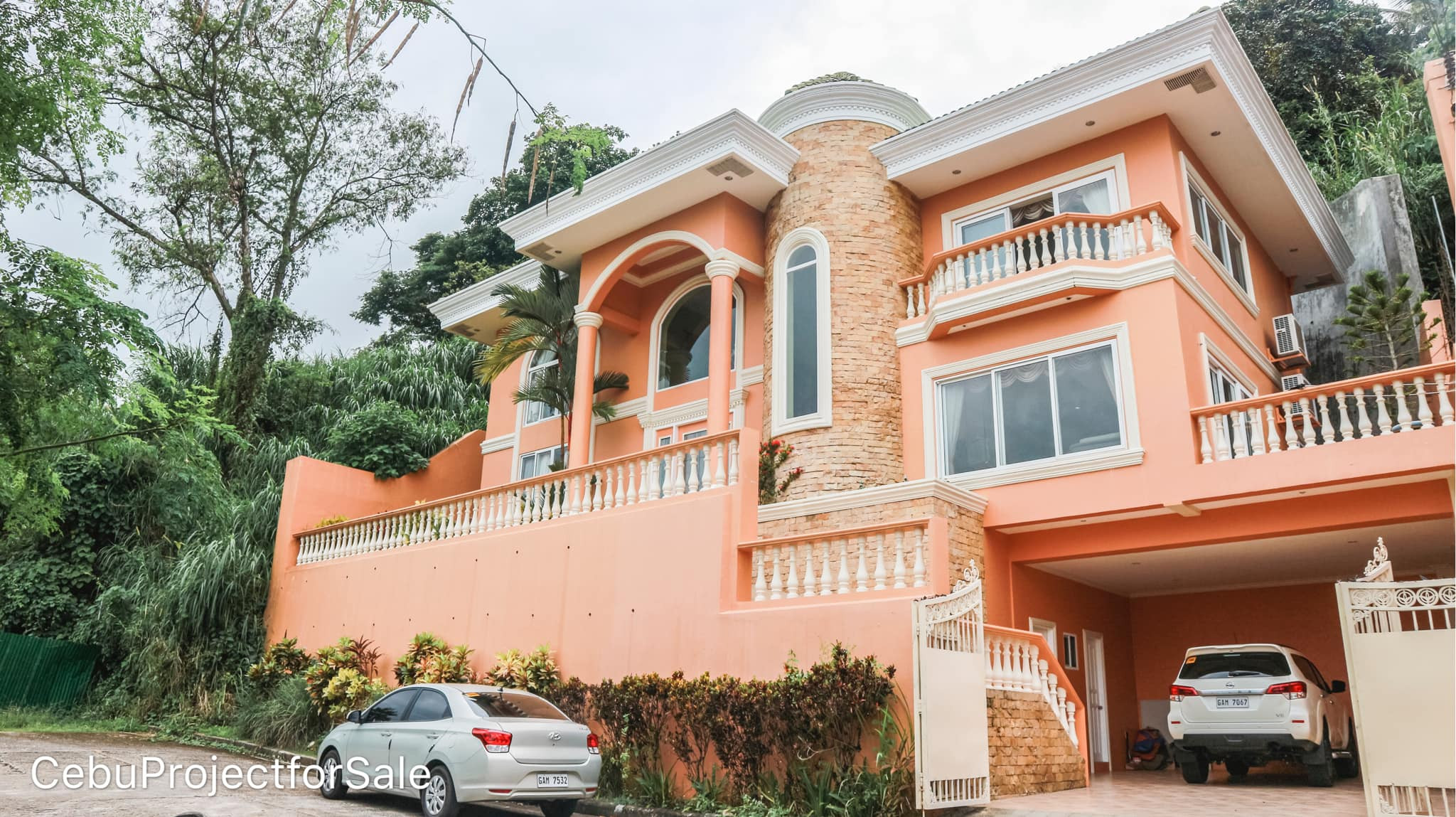 3 Story Single Detached House photo 1