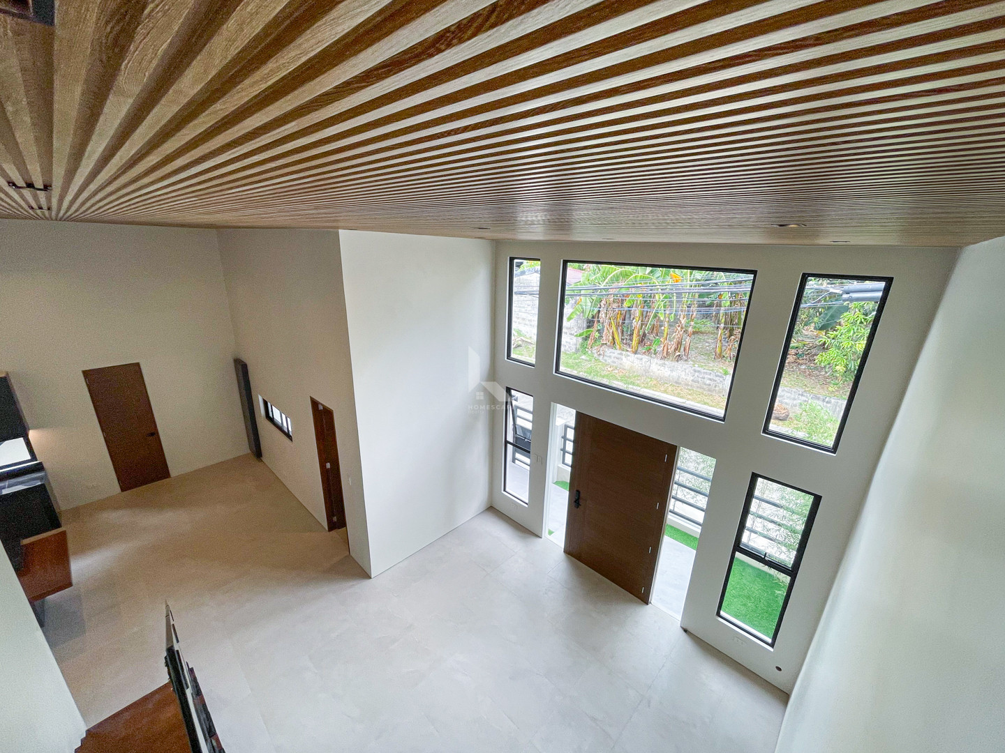 Elegant Modern Bungalow Home with Mezzanine Floor For Sale photo 3